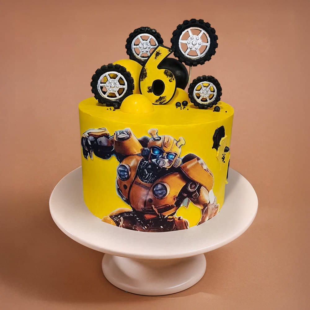 Adventurous Bumblebee Theme Cake Adventurous Bumblebee Theme Cake