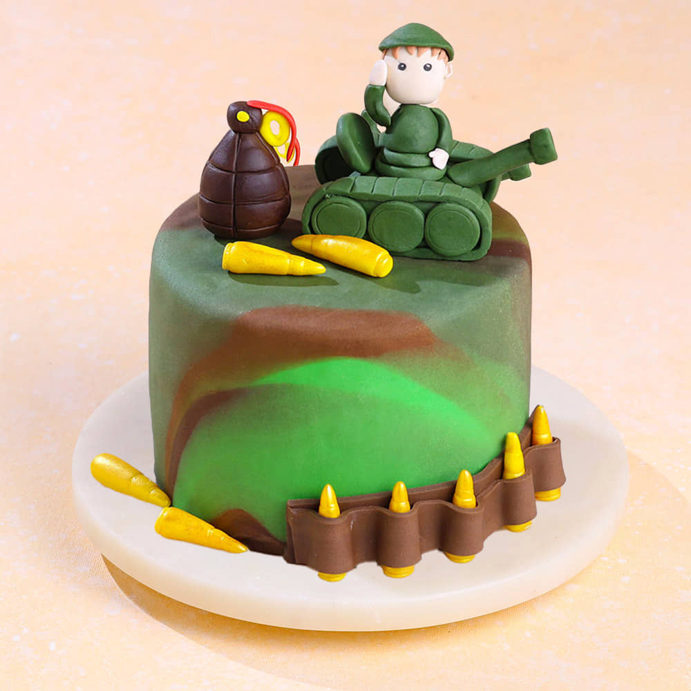 Army Tank N Soldier Cake Side View of Army Tank N Soldier Cake