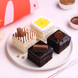 Assorted Pastry Box Online Assorted Pastry Box Online