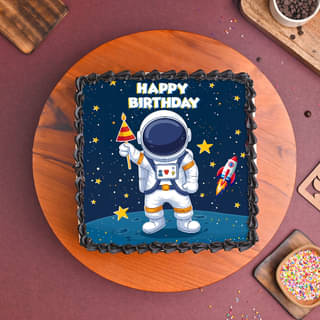 Top View of Astronaut Delight Birthday Cake