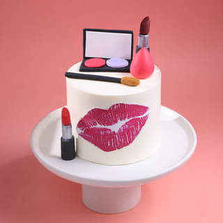 Makeup cake for Beauty Lover Makeup cake for Beauty Lover