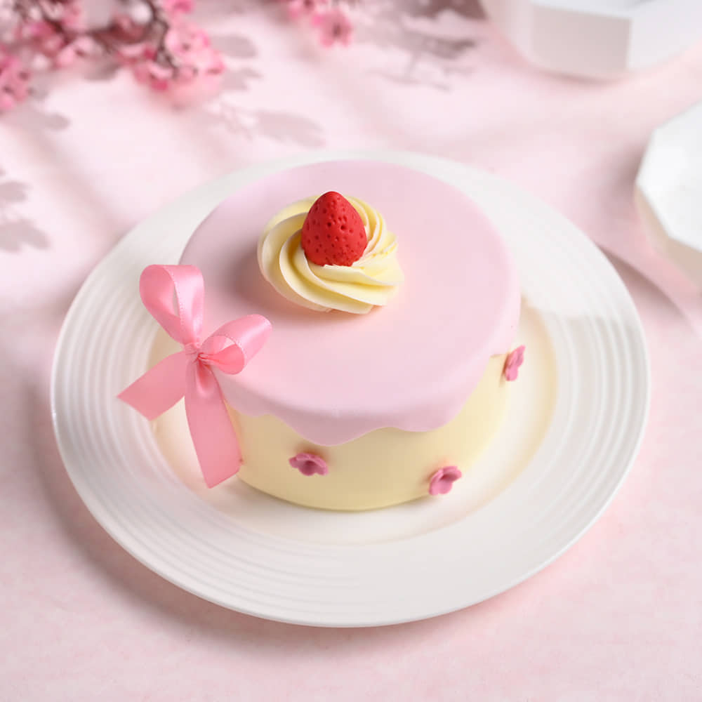 Berry Ribbon Bento Drip Cake