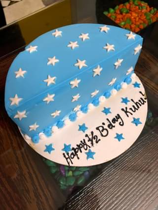 Blue & White Star Vanilla Half Cake