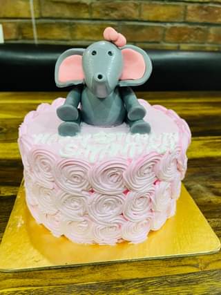 Rose Elephant Fondant Cake 