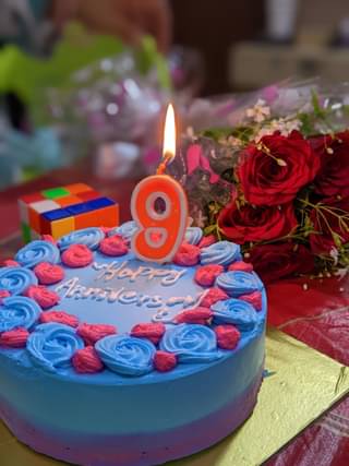 Round Rose Cream Cake