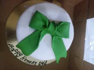 Sweet N Dainty Green Bow Fondant Cake