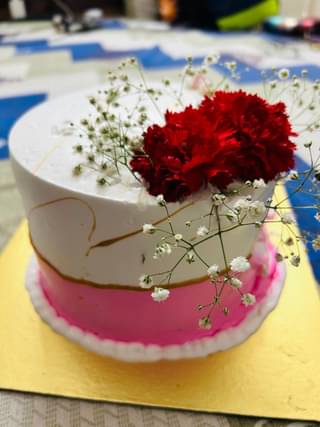 Flowers Topped Vanilla Strawberry Cake