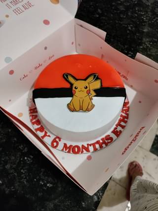 Fondant Pikachu Power Cake