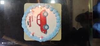Red Car Round Cream Cake