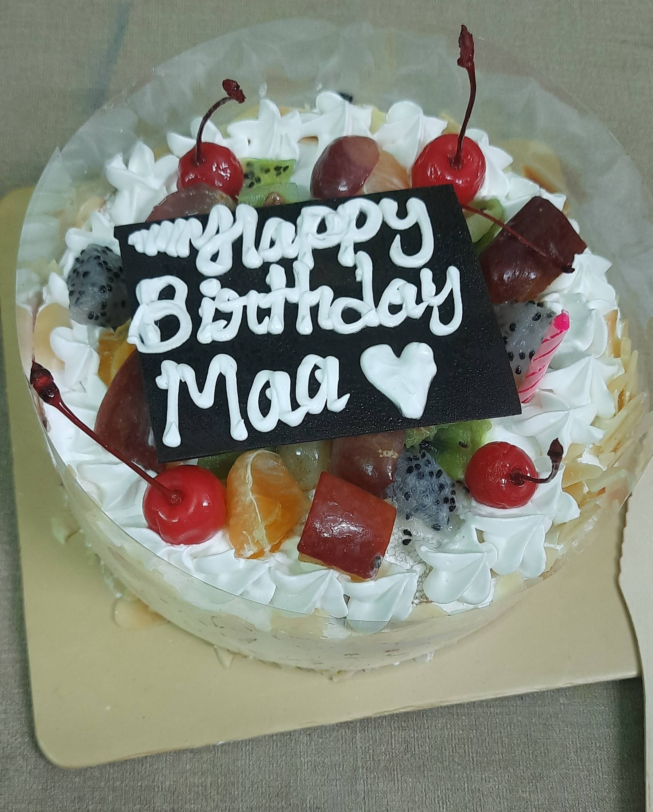 Meri maa 😆 This beautiful cake was... - Poo's cake story | Facebook