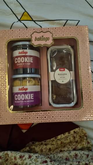 Tea Cake N Cookies Hamper