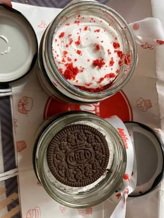 Red Velvet And Oreo Chocolate Jar Cake