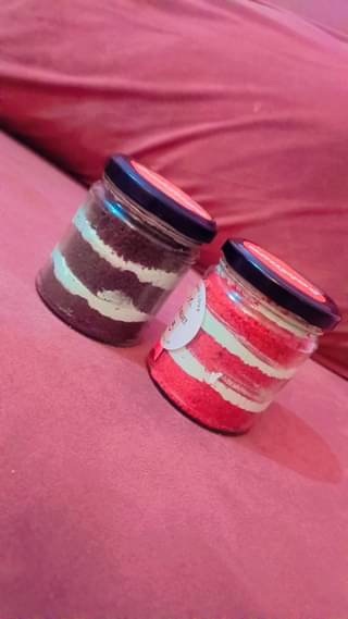 Red Velvet And Oreo Chocolate Jar Cake