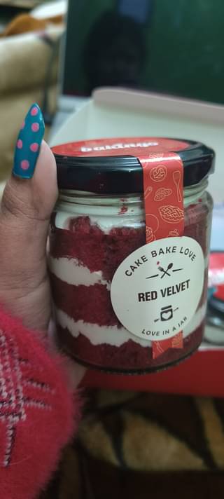 Red Velvet And Oreo Chocolate Jar Cake