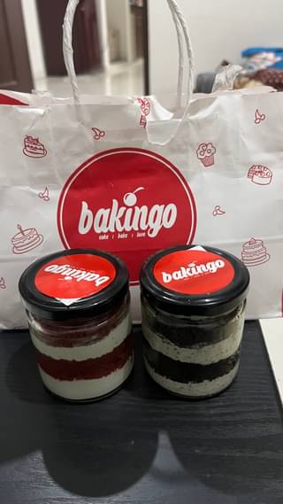 Red Velvet And Oreo Chocolate Jar Cake