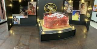 Red Velvet Cake N Chocolate Box