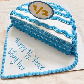 Vanilla Blue & White Cream Half Cake