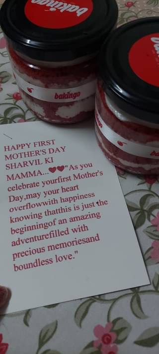 Super Mom Red Velvet Photo Jar Cakes