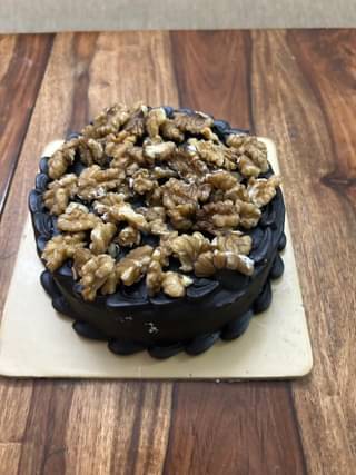 Chocolate Walnut Topped Cake