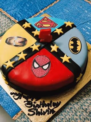 Spiderman Superheroes Cake