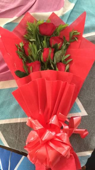 Bunch Of 6 Red Roses