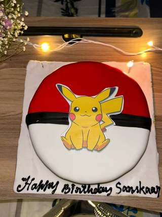 Fondant Pikachu Power Cake