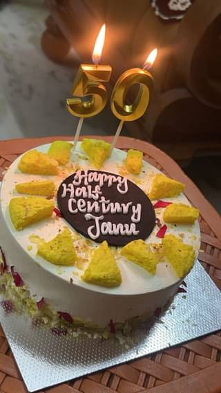 Rose Petals N Pistachio Rasmalai Cake