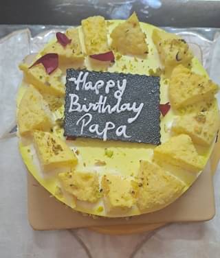 Rose Petals N Pistachio Rasmalai Cake