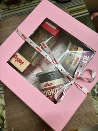 Tea Cake N Cookies Hamper