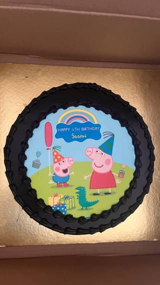 Cute Peppa Pig Photo Cake