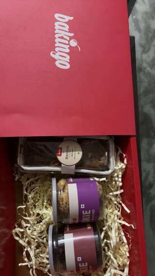 Tea Cake N Cookies Hamper