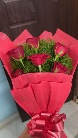 Bunch Of 6 Red Roses