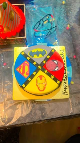 Superheroes United Theme Cake