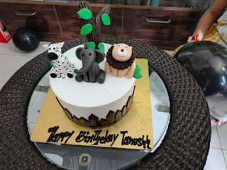 Jungle Jamboree Cake