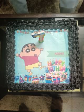 Shinchan Poster Cake