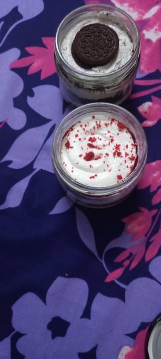 Red Velvet & Oreo Chocolate Jar Cakes