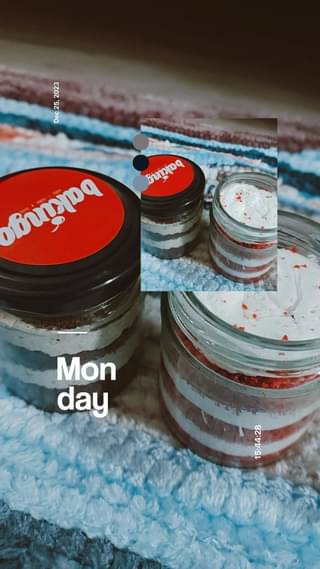 Red Velvet And Oreo Chocolate Jar Cake