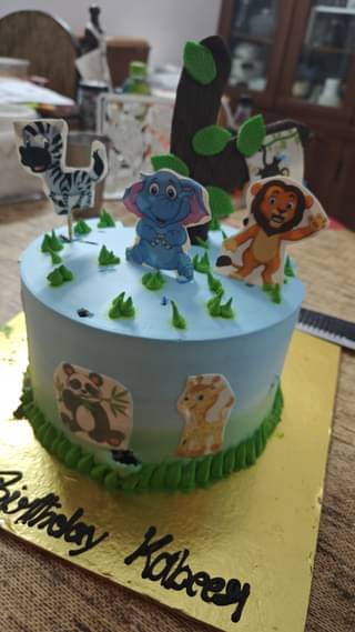 Jungle Paradise Theme Cake