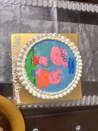 Fun Peppa Pig Cake