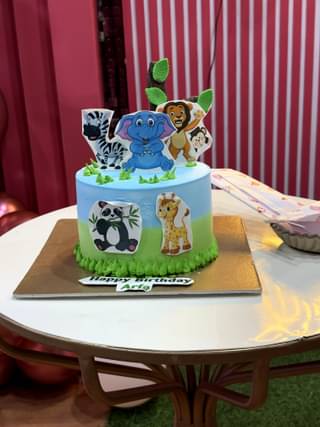 Jungle Paradise Theme Cake