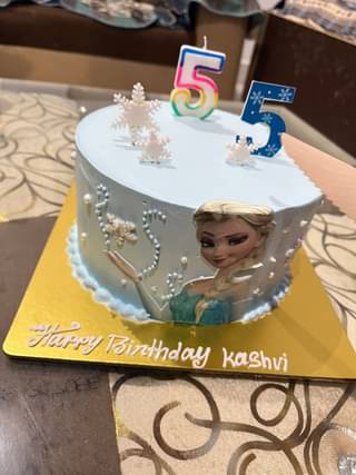 Icy Elsa Charm Cream Cake