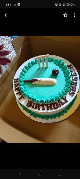 Cricket Kit Cream N Fondant Cake