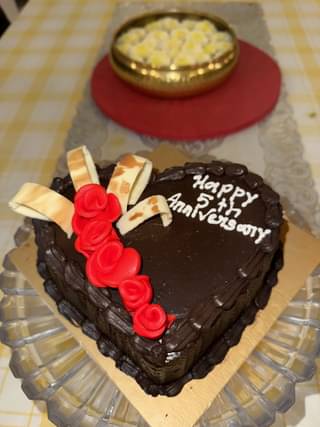 Heart Shape ChocoTruffle Cake With Fondant Roses