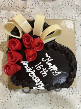 Heart Shape ChocoTruffle Cake With Fondant Roses