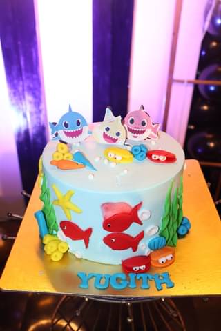 Baby Shark Cute Cream Cake