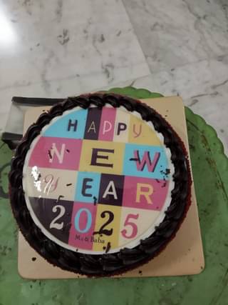 Enticing Happy New Year Photo Cake