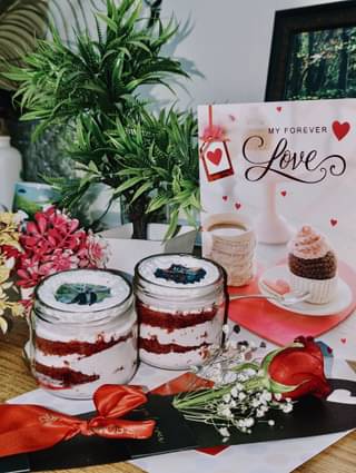 Personalised Red Velvet Jar Cakes