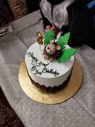 Jungle Joy Lion Cake