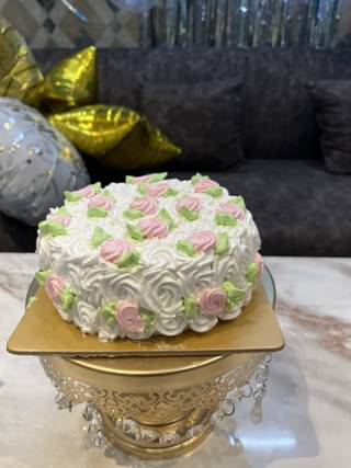 Strawberry Flower Design Cake