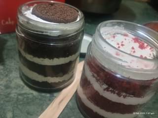 Red Velvet And Oreo Chocolate Jar Cakes